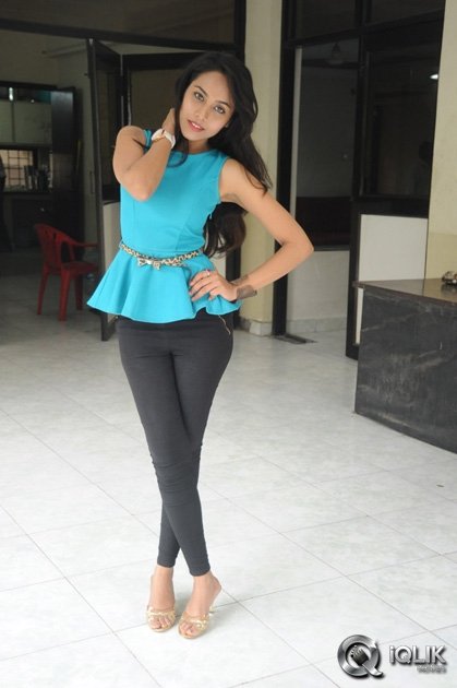 Khenisha-Chandran-at-Jagannatakam-Movie-Date-Press-Meet